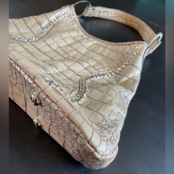 Raviani Croc Embossed Leather Cream w/Silver Swarovski Crystals - Picture 15 of 16